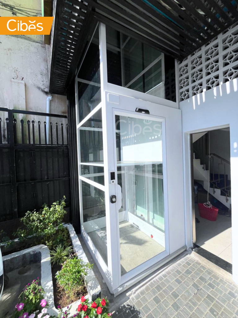 Outdoor-home-lift