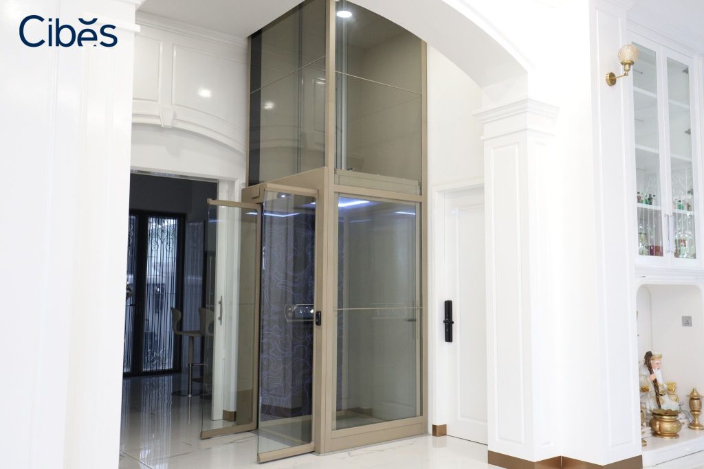 ជណ្តើរយន្ត Cibes នៅជាន់ទី 1 បន្ទាប់ពីការដំឡើងរួចរាល់